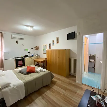 The Artist's Centro 2*